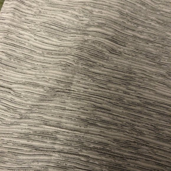 Athleta Momentum Tee Gray Medium - Picture 7 of 9